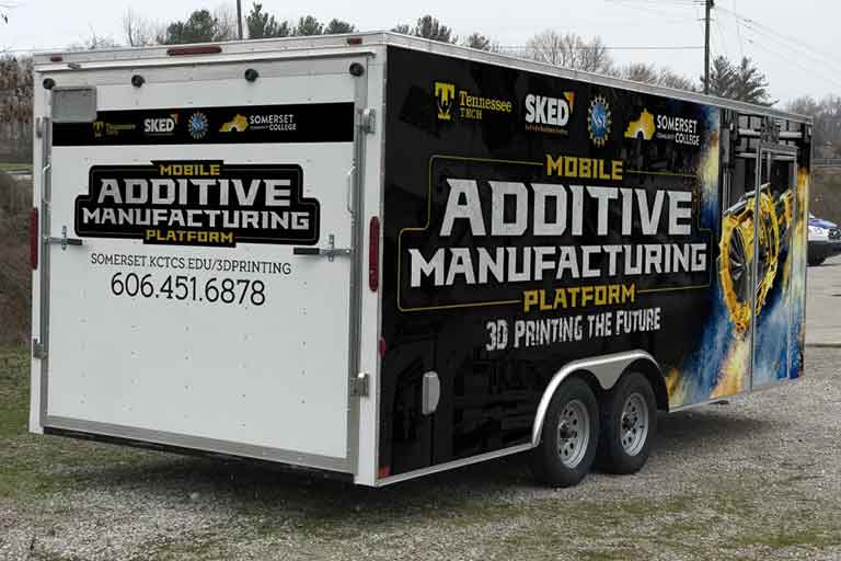 mobile amp trailer back with logo