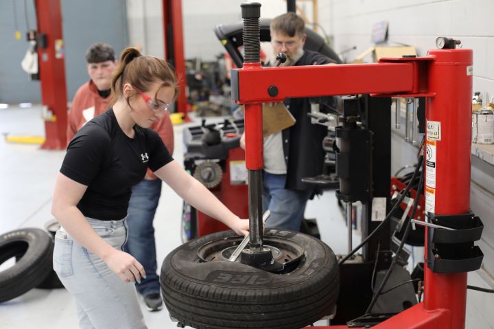 Hailey Brooks - Bell County High School Automotive Student